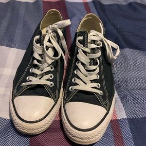 Mens black and white converse size 10 US